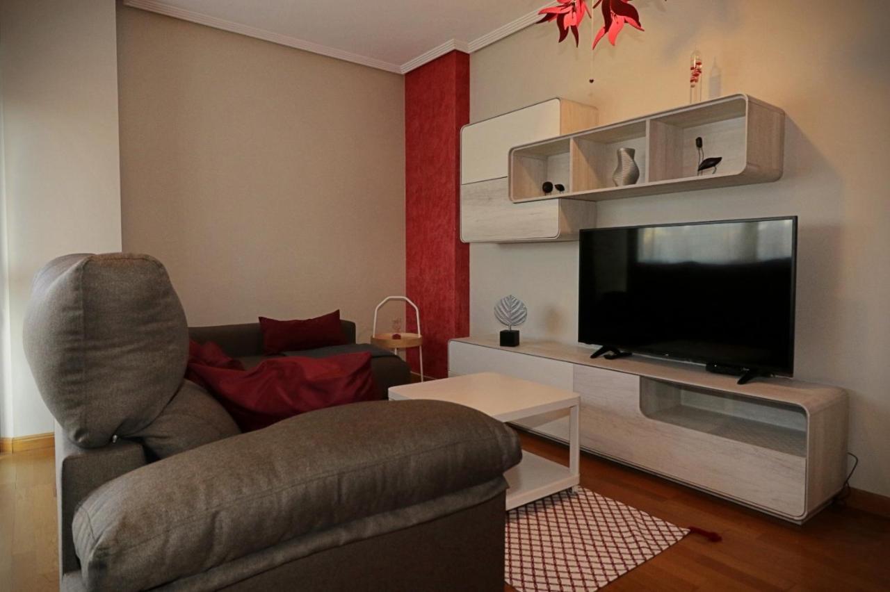 Apartamento , Wifi Y Garaje Cerca Del Centro Lejlighed Oviedo Eksteriør billede